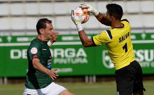 Imagen principal - Triunfal debut de Unionistas en la Primera RFEF (0-1)