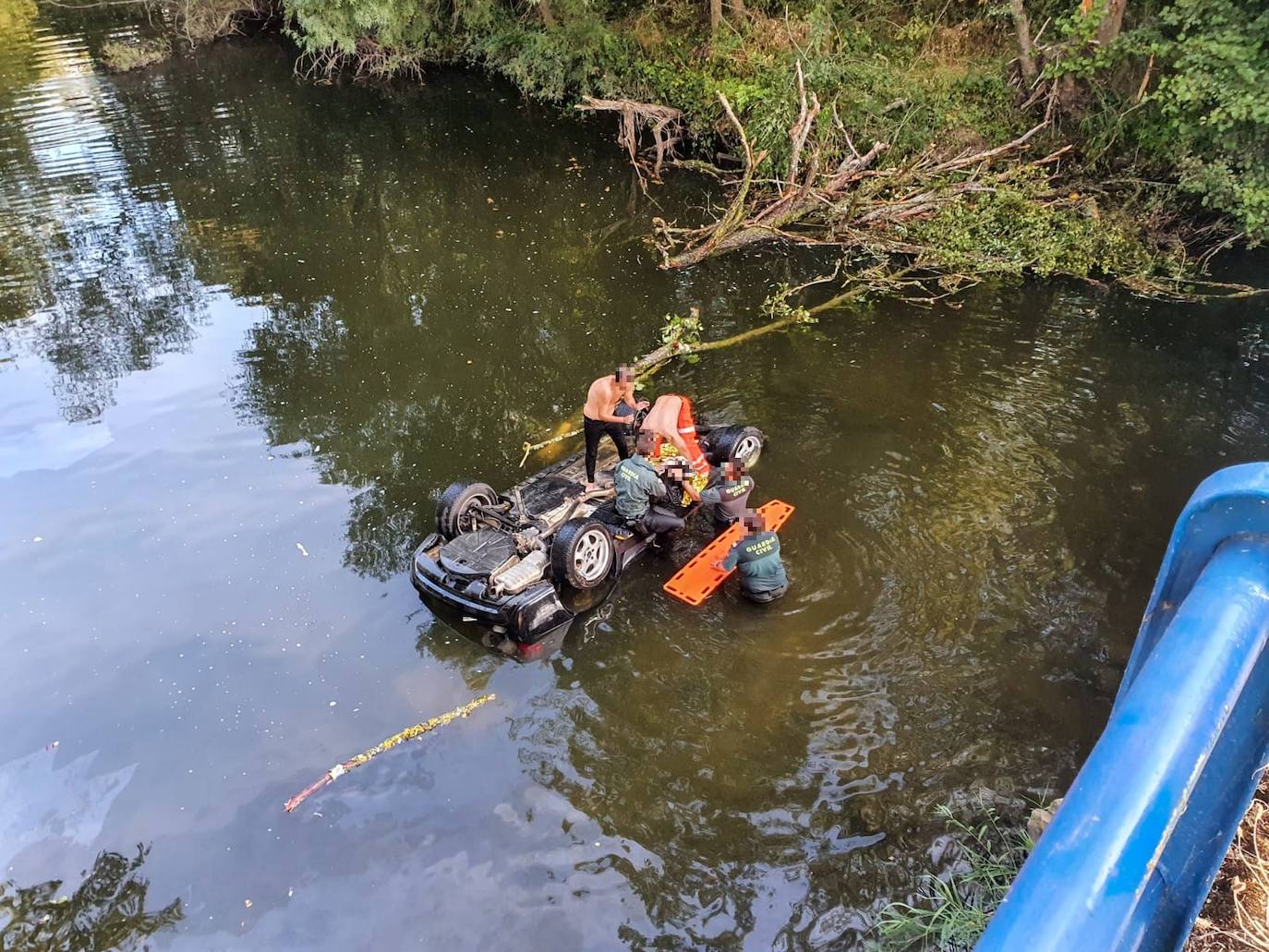 Rescate en el río Nela.