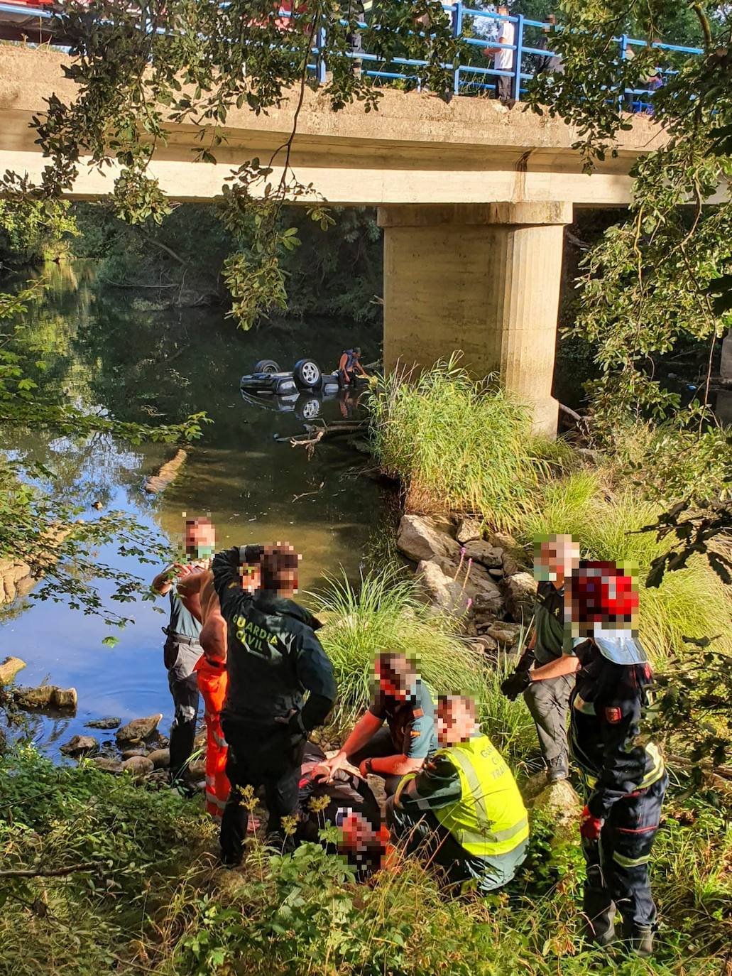 Rescate en el río Nela.