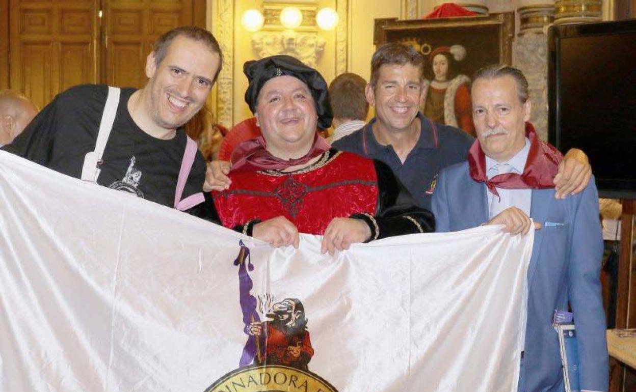 Miembros de la Coordinadora de Peñas, durante el pregón de 2016. 