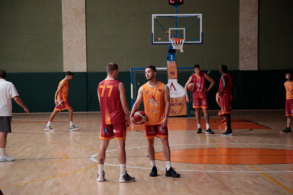 El Aquimisa ya entrena en el pabellón de Carbajosa de la Sagrada 