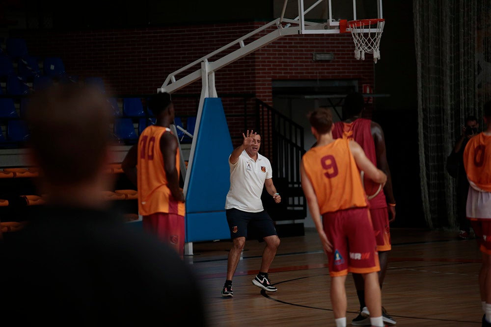 El Aquimisa ya entrena en el pabellón de Carbajosa de la Sagrada 