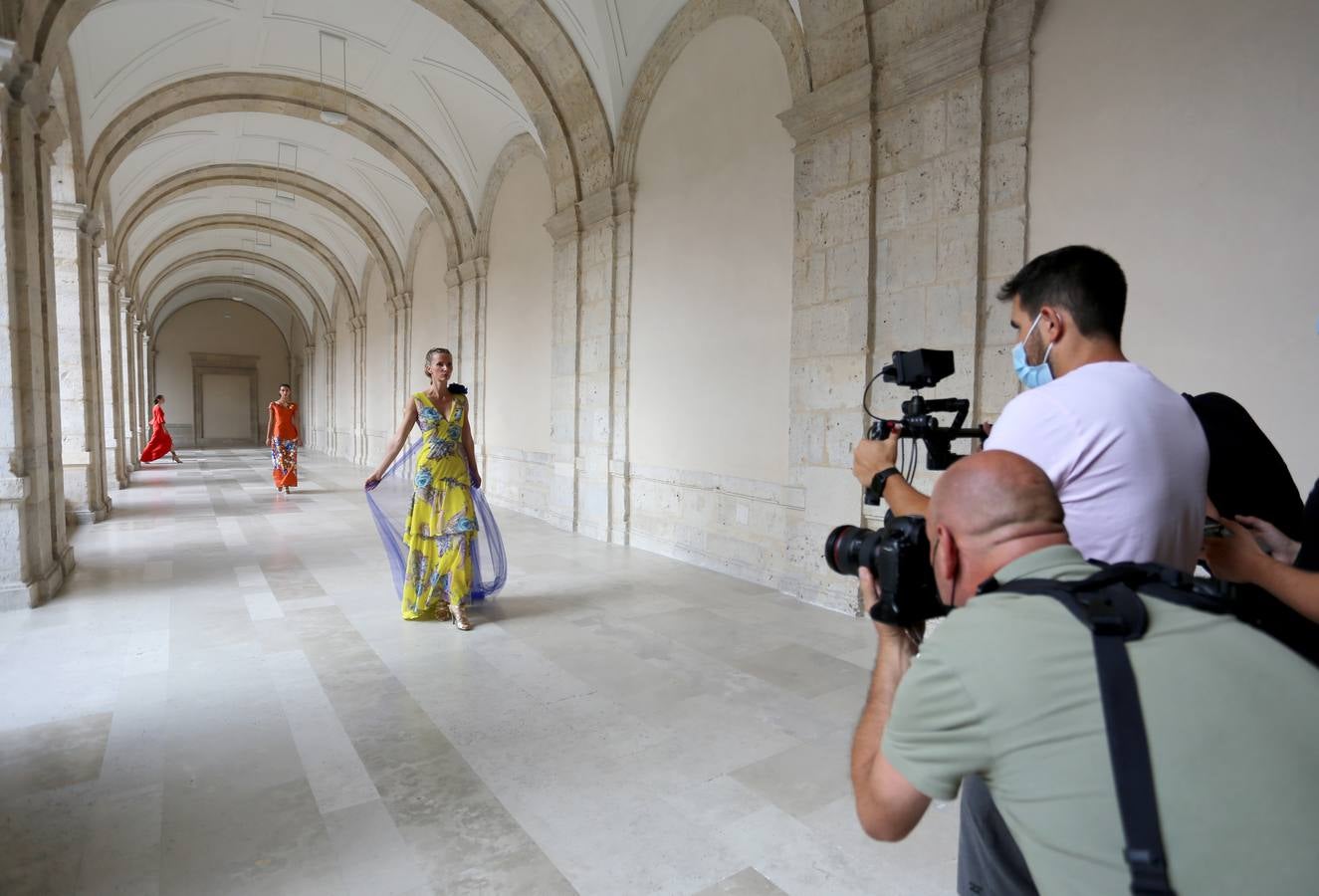 Fotos: Grabación del desfile de la diseñadora vallisoletana Esther Noriega en el Museo Patio Herreriano de Valladolid