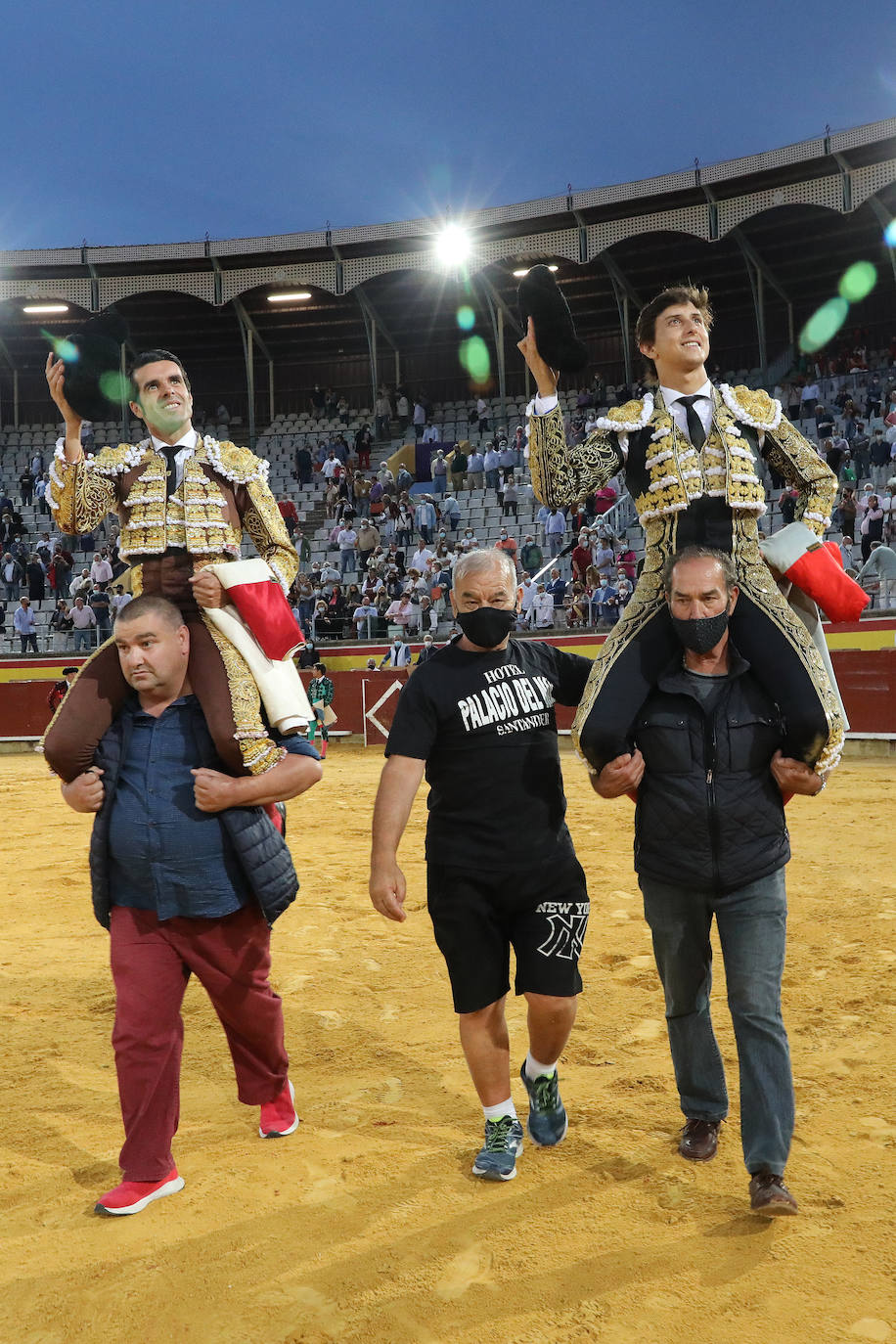 Los toros de Zalduendo estuvieron muy por debajo de los toreros en el festejo que abría el ciclo de San Antolín