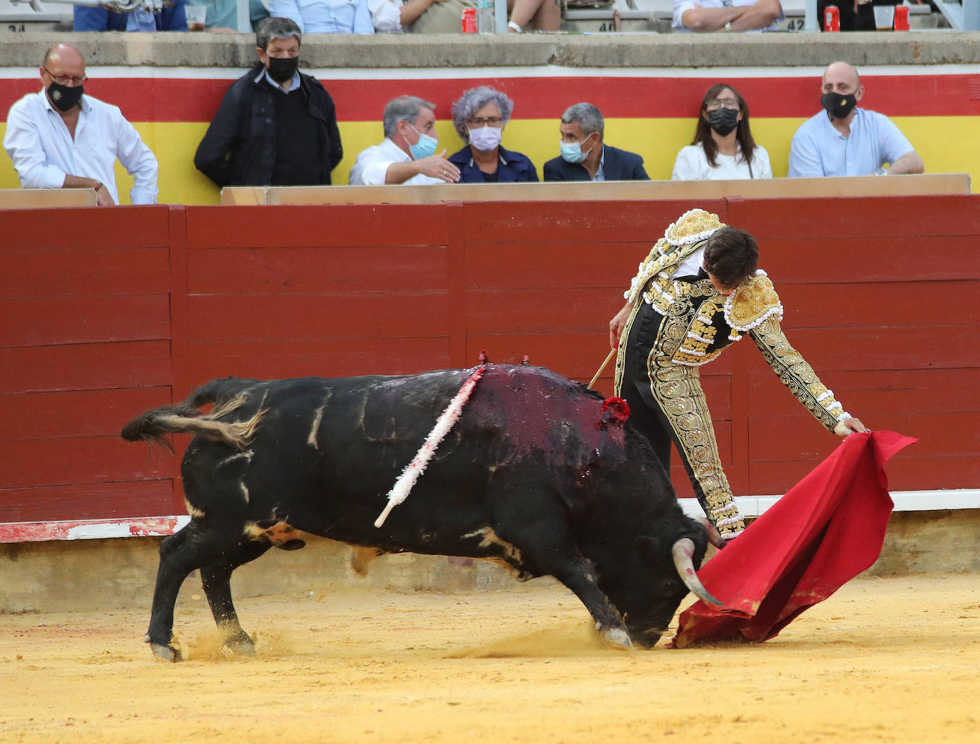 Los toros de Zalduendo estuvieron muy por debajo de los toreros en el festejo que abría el ciclo de San Antolín