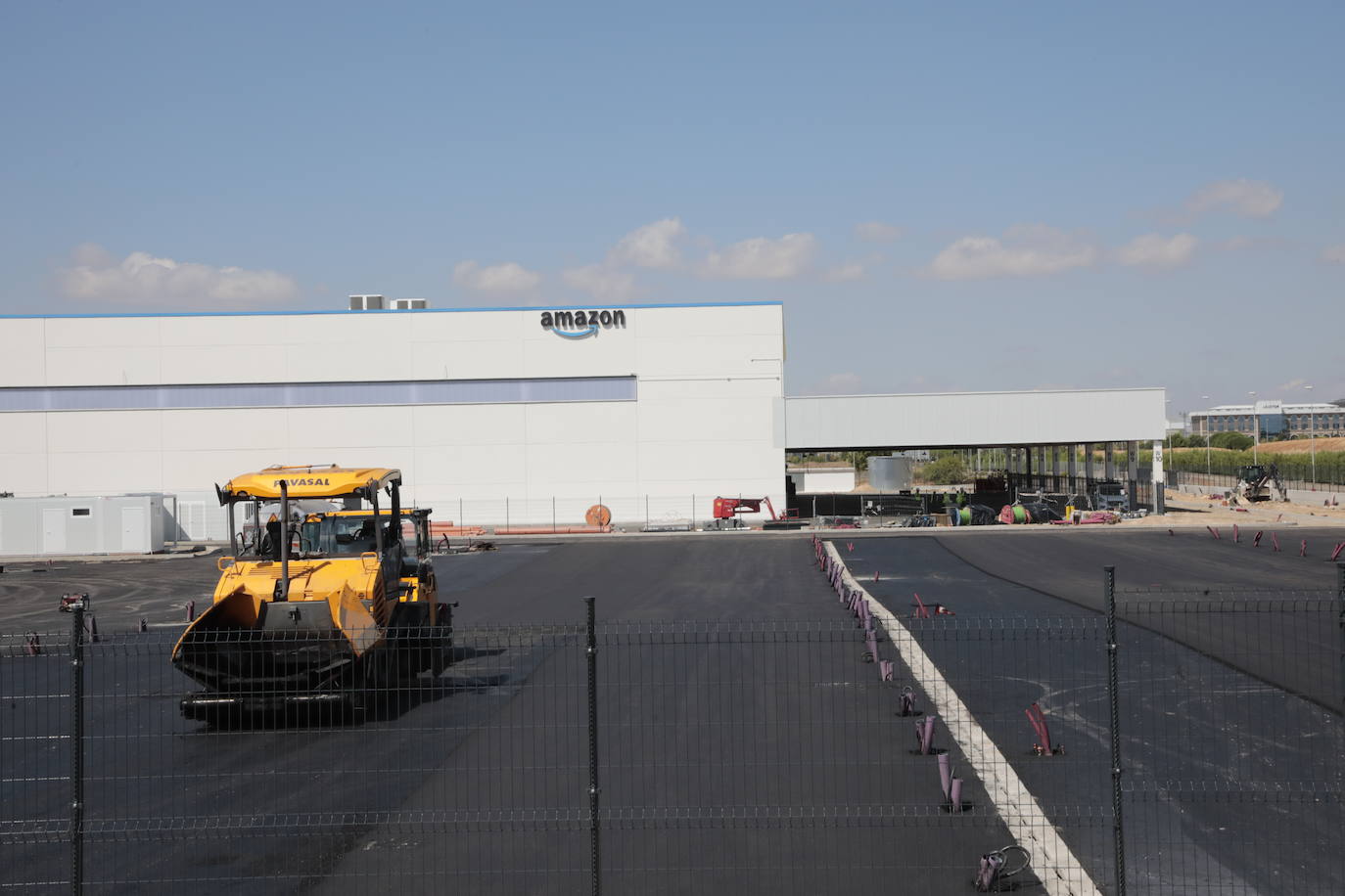 Fotos: Amazon ultima la puesta a punto de sus instalaciones en Valladolid