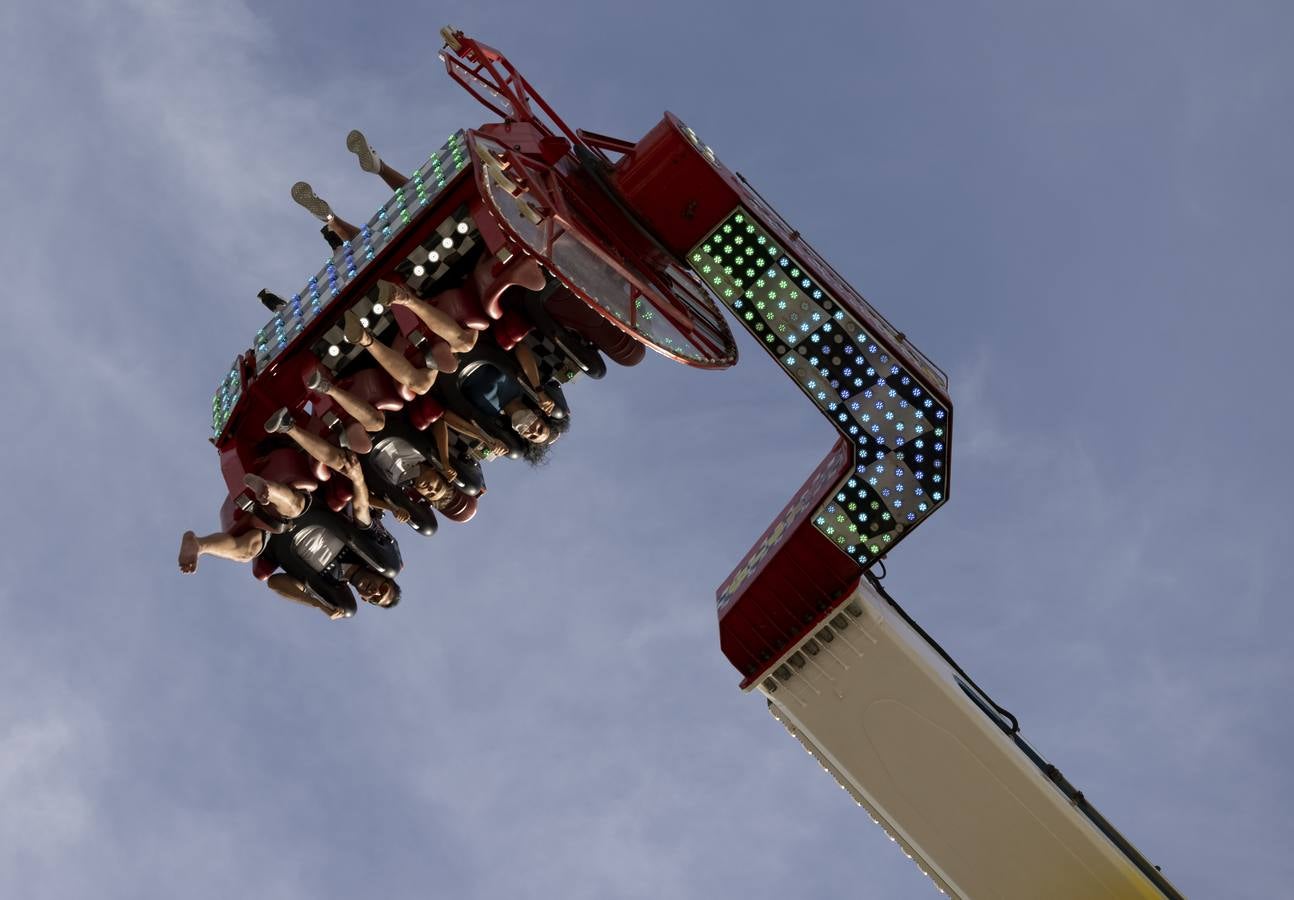 Fotos: Diversión para todos los públicos en el Real de la Feria