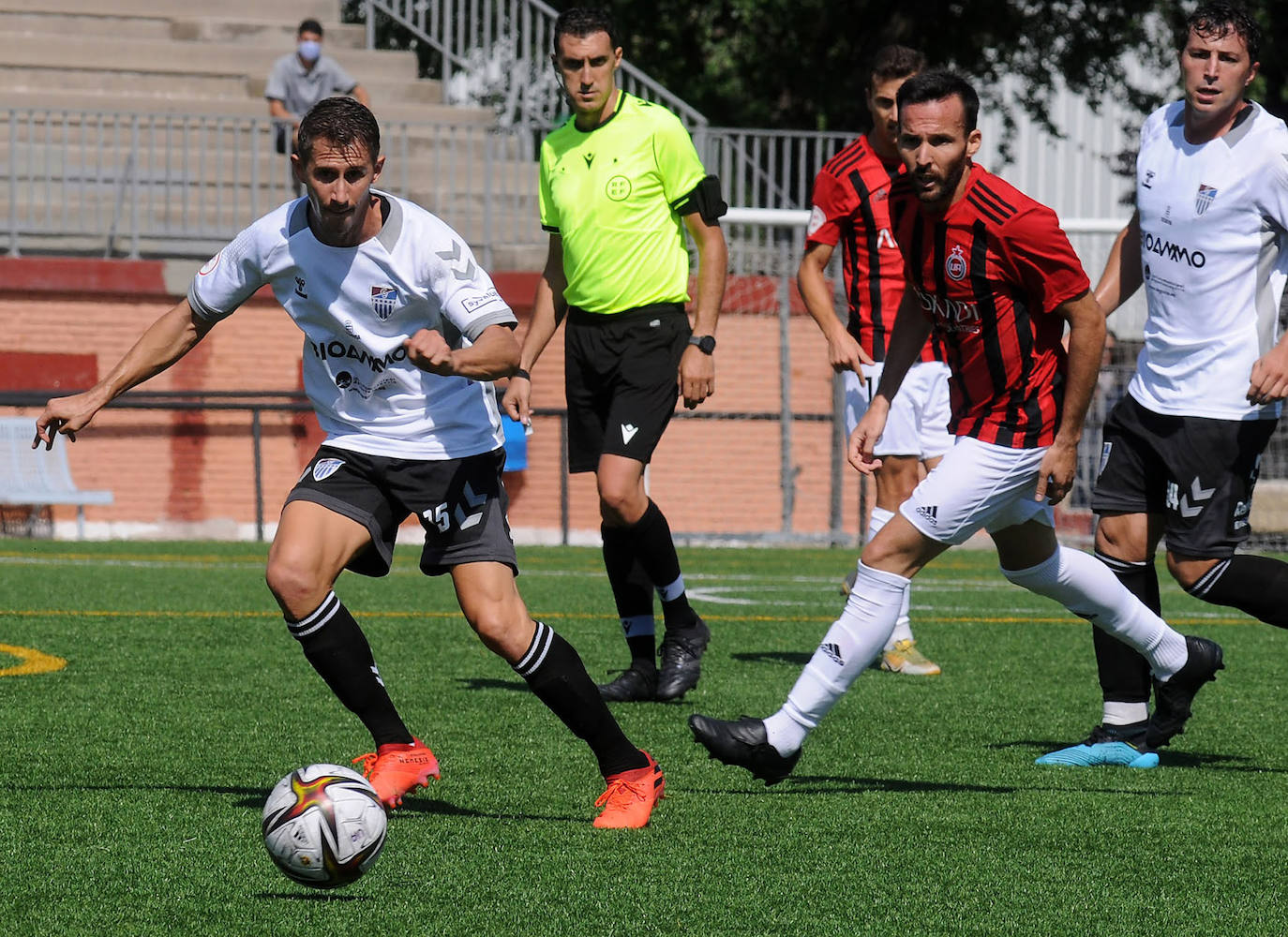 Partido de la Segunda Federación entre Adarve y Gimnastica Segoviana 