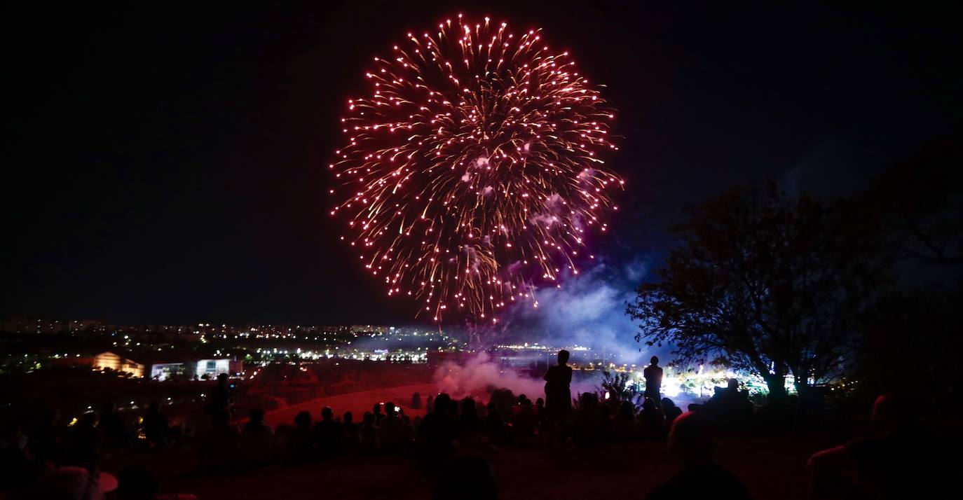 Fotos: Los fuegos artificiales del domingo en Valladolid