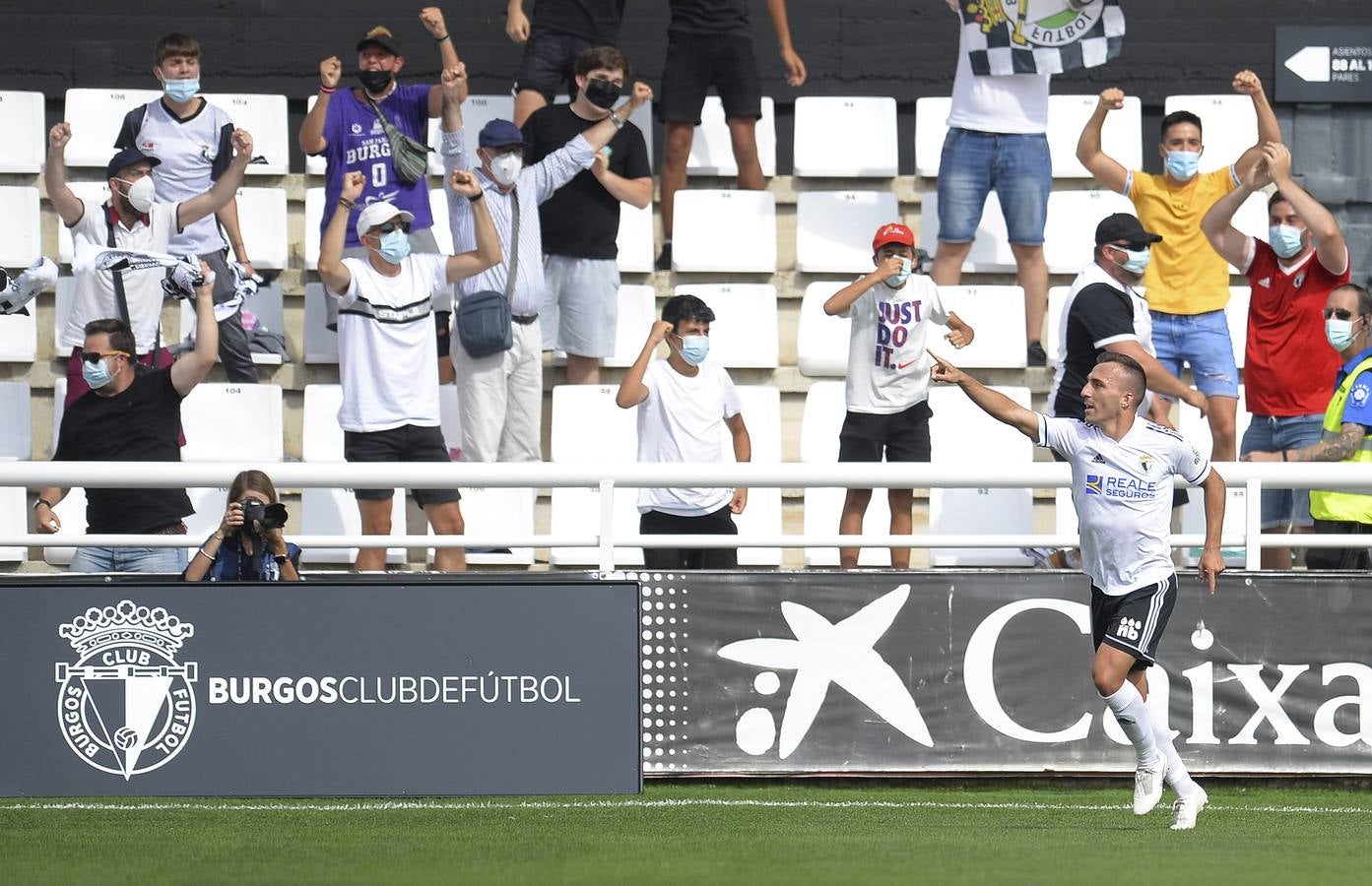 Fotos: Público en el partido del Burgos CF-Real Valladolid