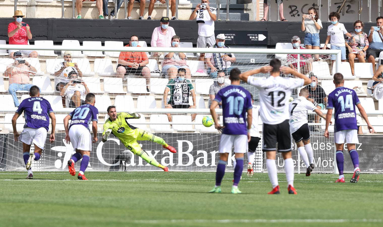 Fotos: Derrota del Real Valladolid en Burgos (3-0)