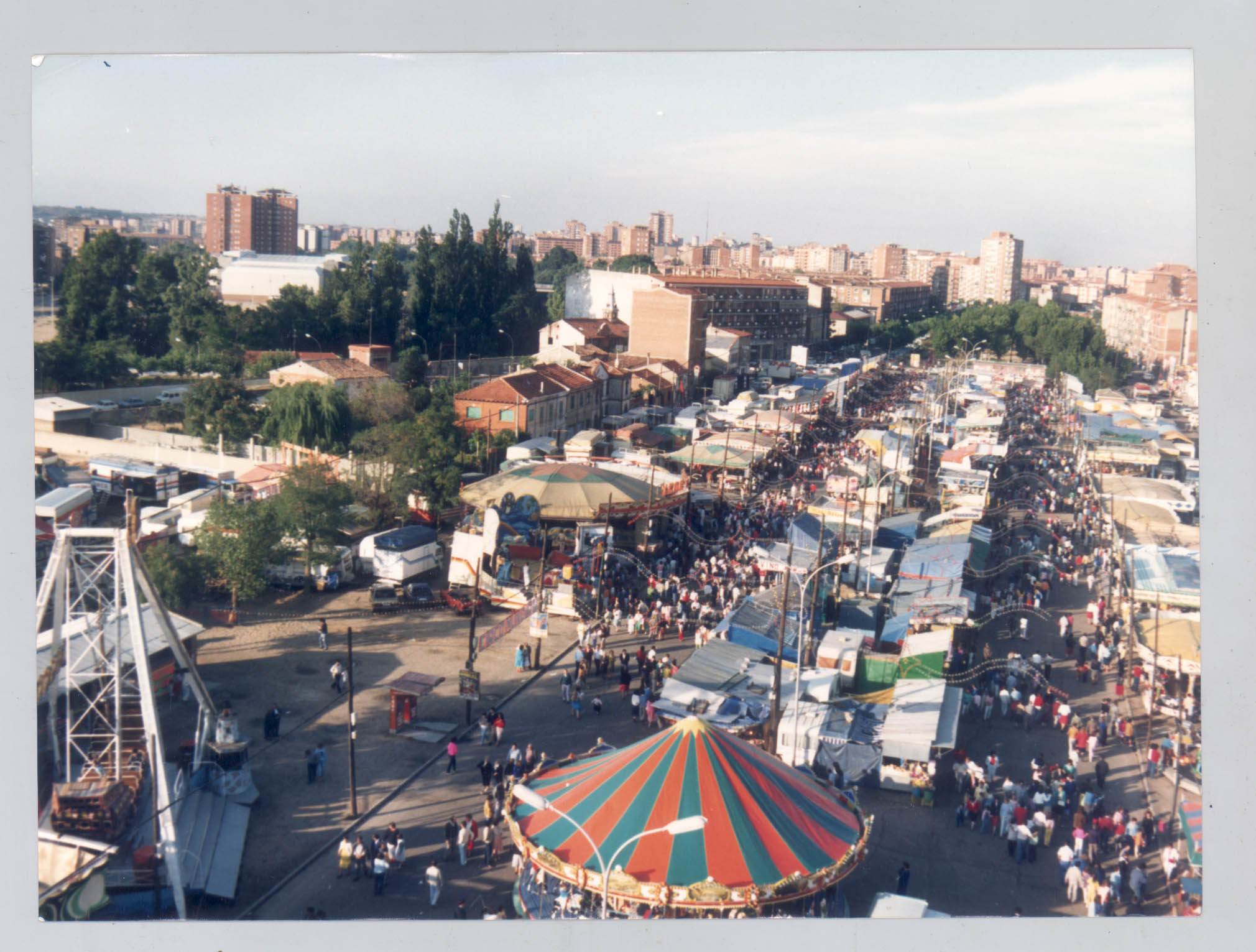 1989. Panorámica de las ferias instaladas en La Rubia.