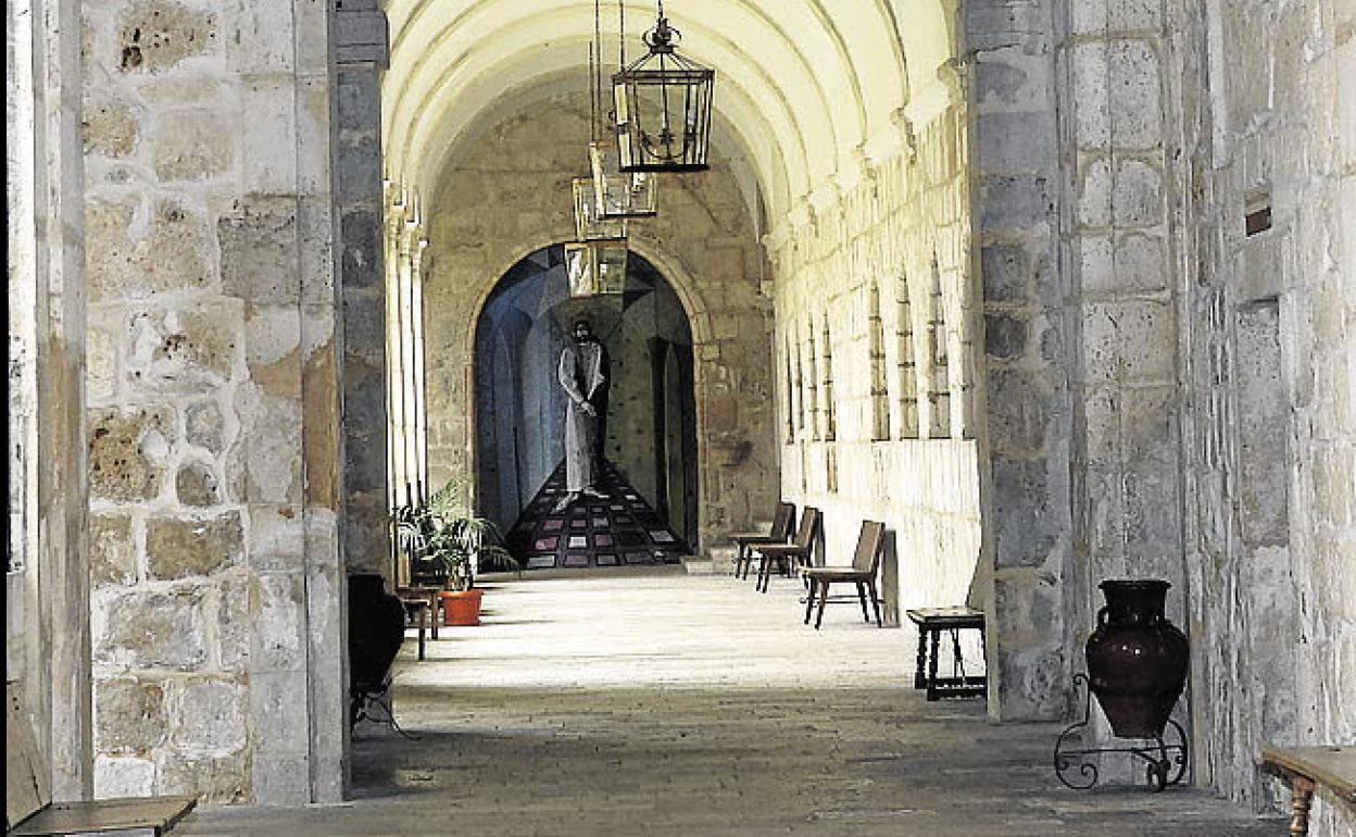 Uno de los claustros del Monasterio de la Santa Espina donde se asienta la escuela de capacitación. 