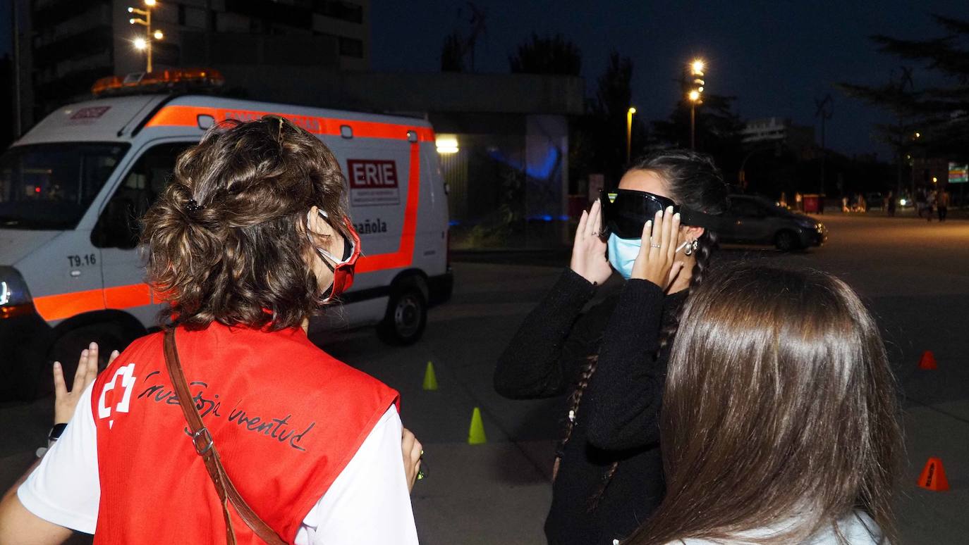 Fotos: Taller de cruz roja destinado a los jóvenes en las Fiestas de Valladolid