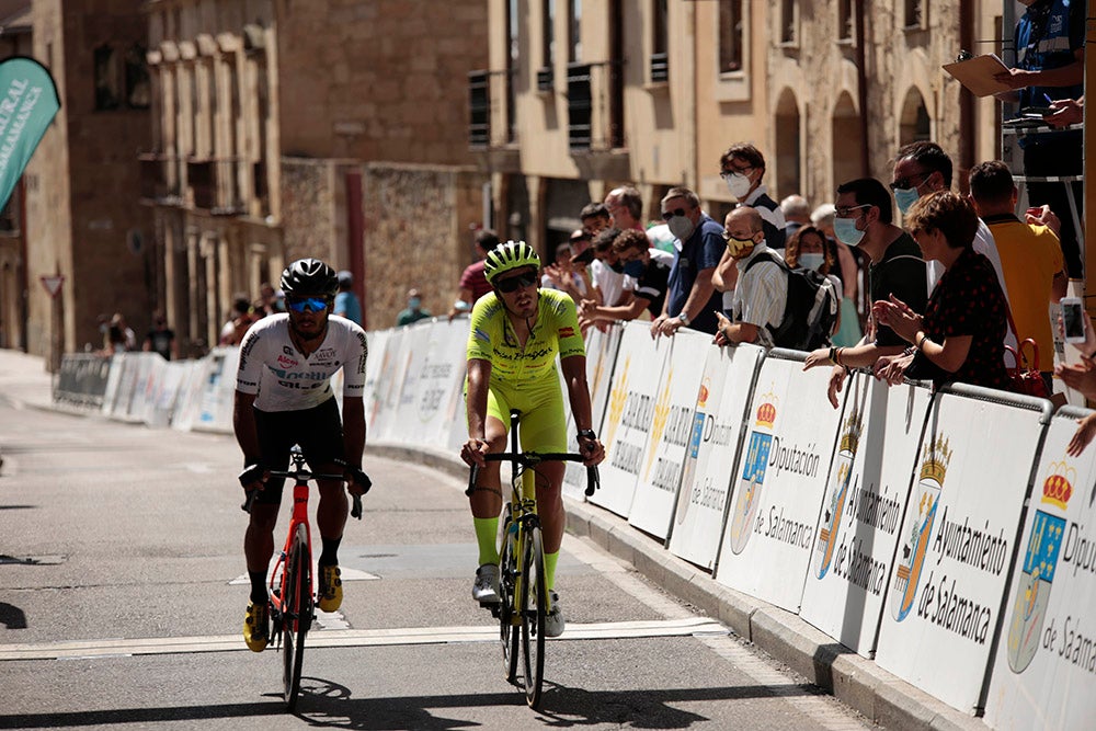 Etapa y maillot amarillo para Vinicius en la última etapa de la Vuelta a Salamanca