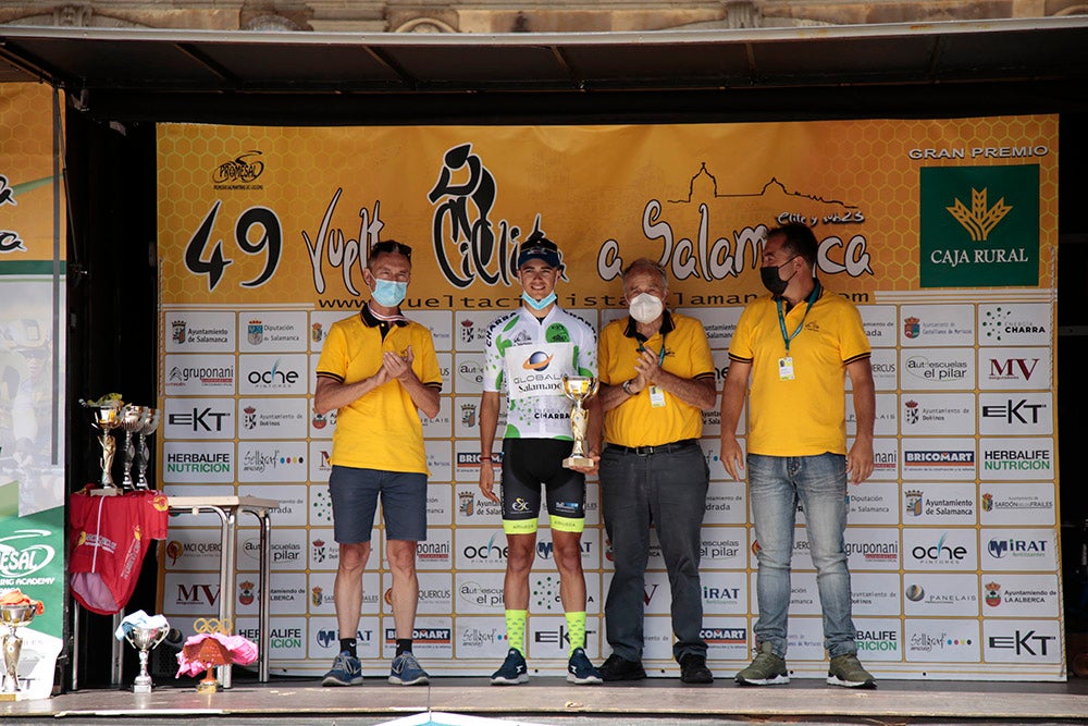 Etapa y maillot amarillo para Vinicius en la última etapa de la Vuelta a Salamanca