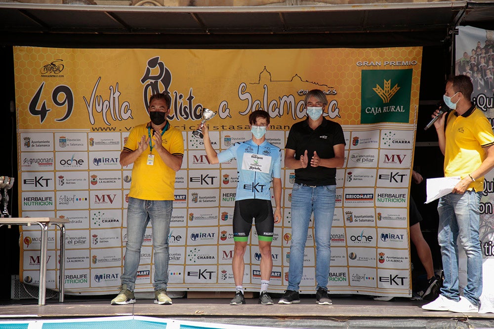 Etapa y maillot amarillo para Vinicius en la última etapa de la Vuelta a Salamanca