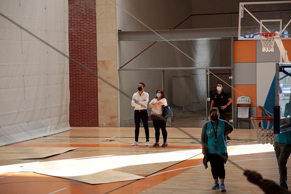 El Aquimisa CD Carbajosa pudo dedicar la victoria a su jugador Ángel Carcaño, evacuado al hospital durante el calentamiento tras la caída de una estructura del techo sobre la pista 