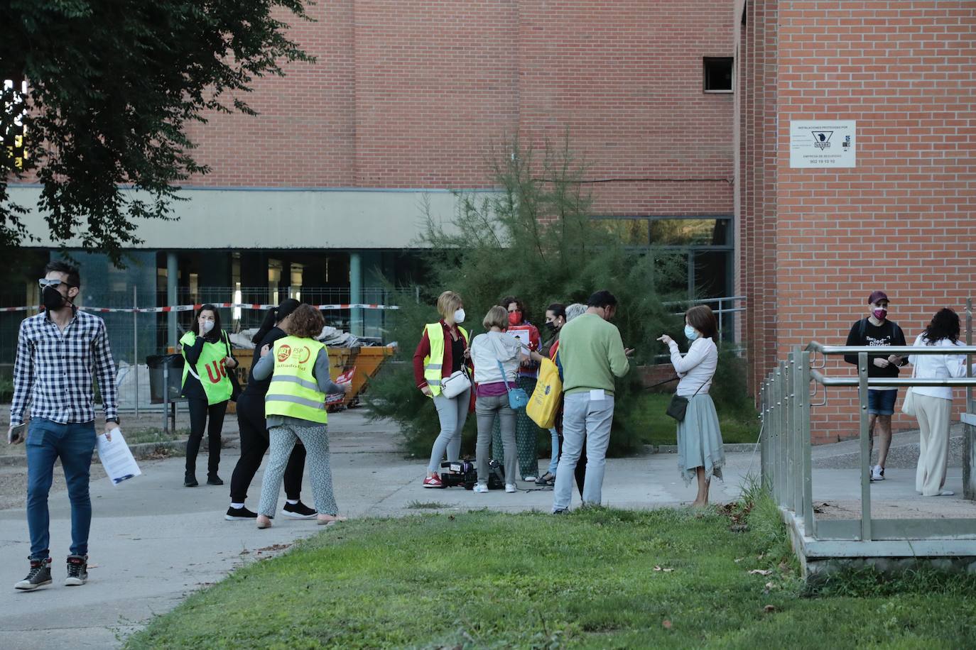 El examen de las oposiciones de Correos se ha celebrado en la Facultad de Económicas de Valladolid. 