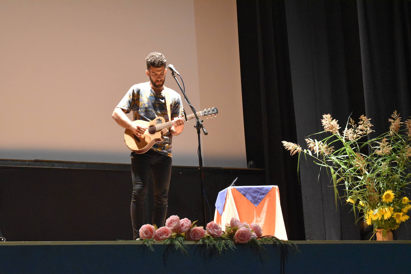 Fotos: Wifredo Román recibe emocionado en Aguilar de Campoo el premio Arco