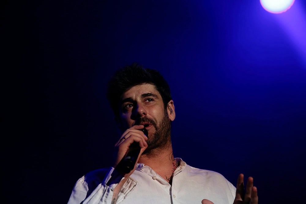 Melendi llena el campo de fútbol de Puente Ladrillo para el último concierto de su gira