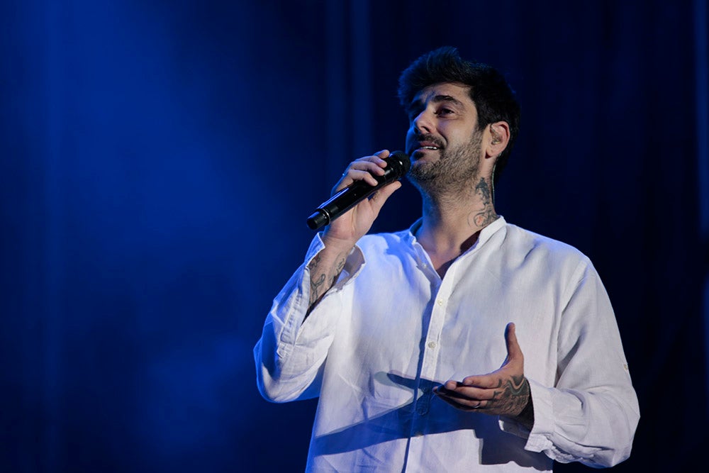 Melendi llena el campo de fútbol de Puente Ladrillo para el último concierto de su gira