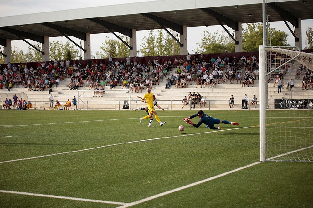 Goleada de Unionistas por 3-0 al Extremadura UD con dos goles del "pichichi" Rayco