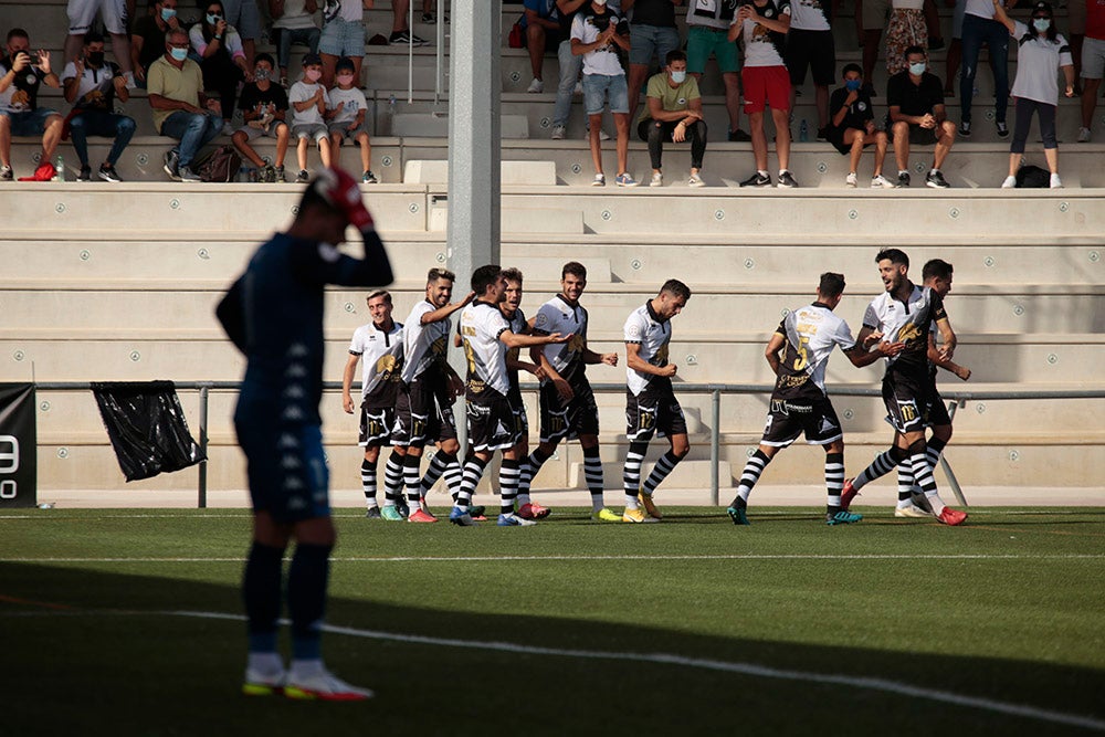 Goleada de Unionistas por 3-0 al Extremadura UD con dos goles del "pichichi" Rayco