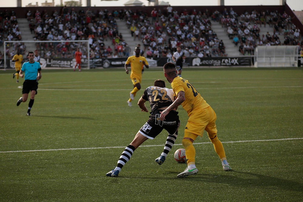 Goleada de Unionistas por 3-0 al Extremadura UD con dos goles del "pichichi" Rayco