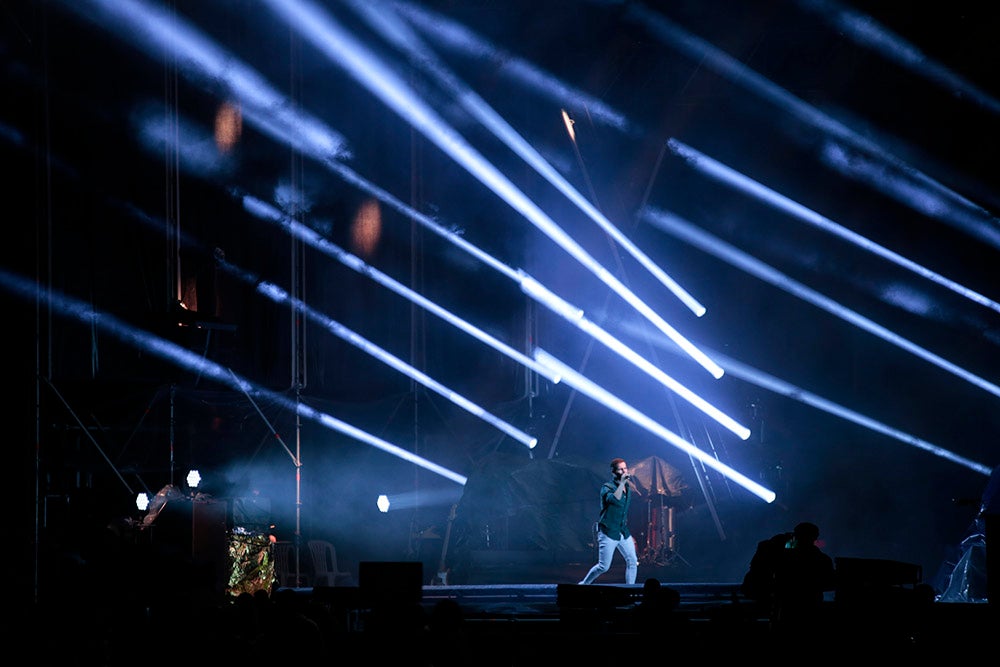 La lluvia dio un respiro a los fans de Camilo y permitió la realización del concierto de forma íntegra y puntual