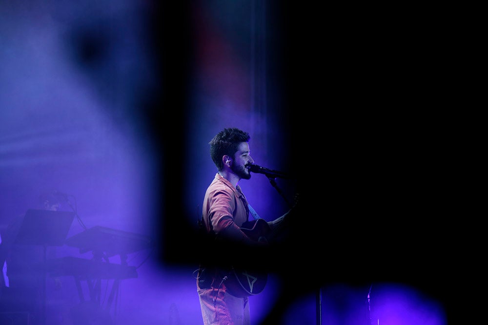 La lluvia dio un respiro a los fans de Camilo y permitió la realización del concierto de forma íntegra y puntual