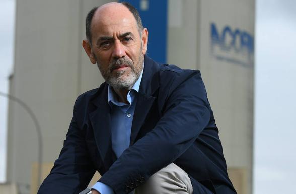 Jesús Posadass, en las instalaciones de la cooperativa en Olmedo.