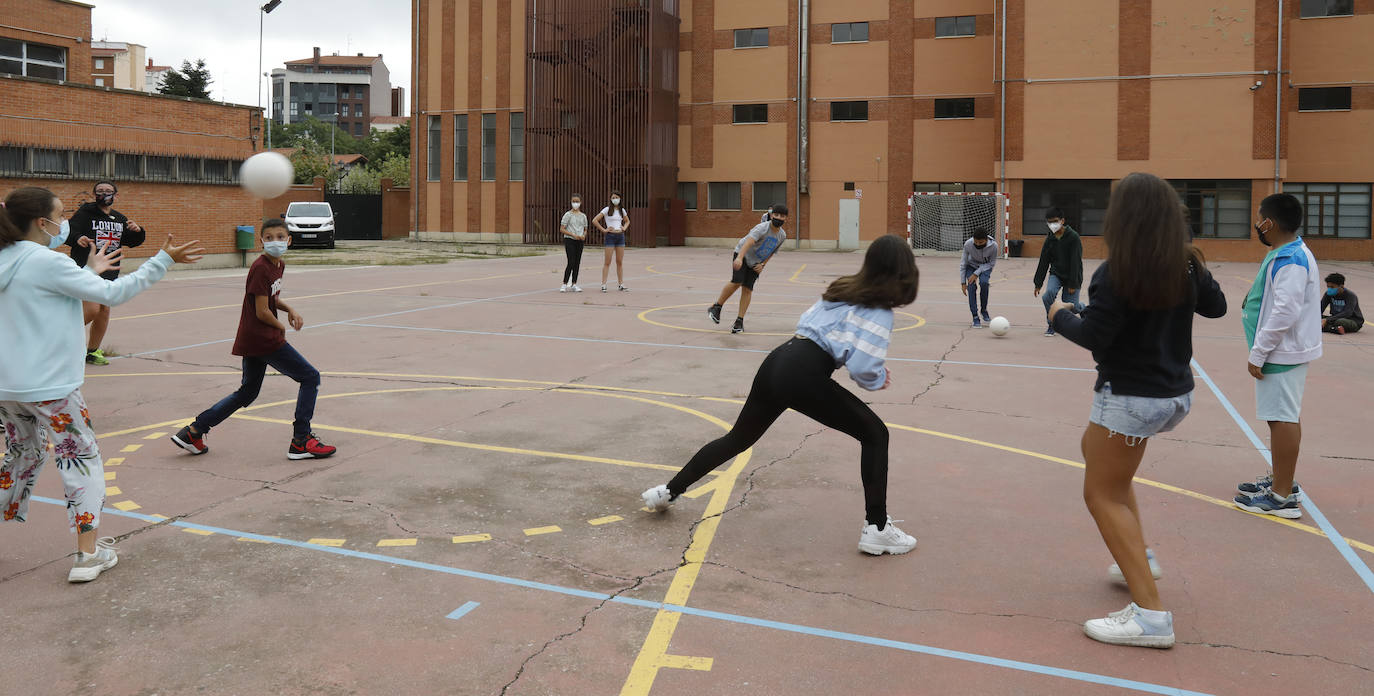 Fotos: Siete mil alumnos de ESO y Bachillerato vuelven a clase