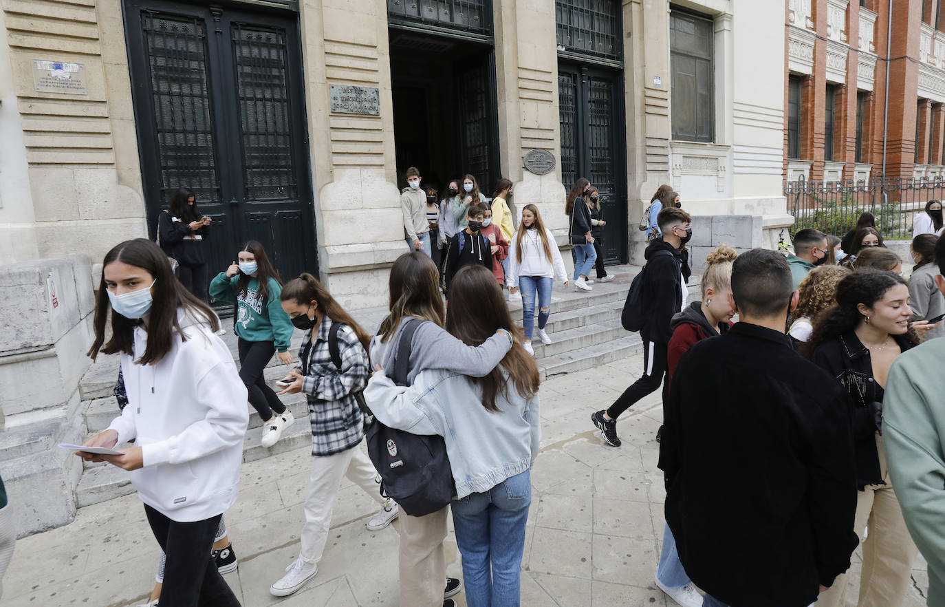 Fotos: Siete mil alumnos de ESO y Bachillerato vuelven a clase