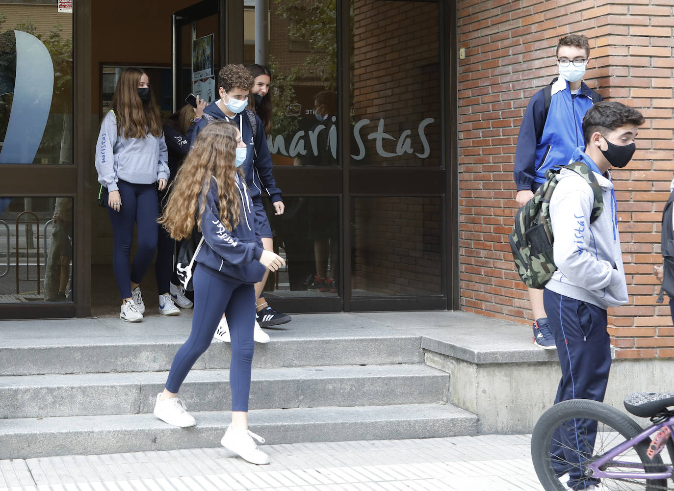 Fotos: Siete mil alumnos de ESO y Bachillerato vuelven a clase