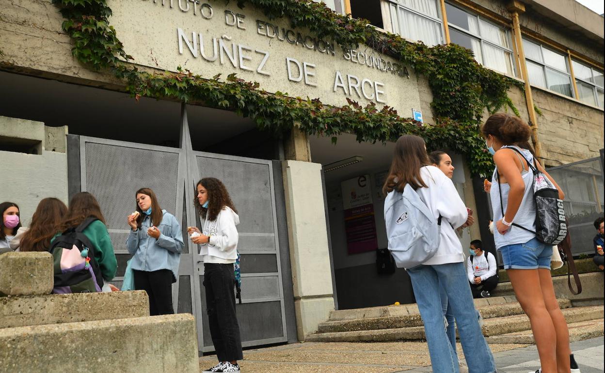 Alumnos de ESO, en su primer día de clase en Valladolid. 