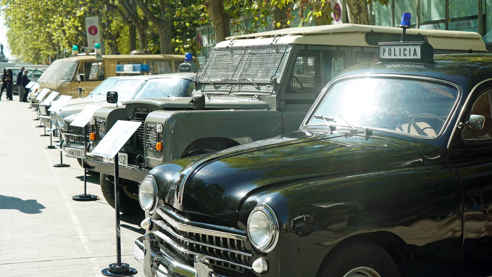 Fotos: Exposición del Día de la Policía en la Acera de Recoletos de Valladolid