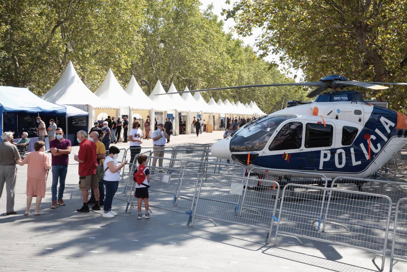 Fotos: Exposición del Día de la Policía en la Acera de Recoletos de Valladolid