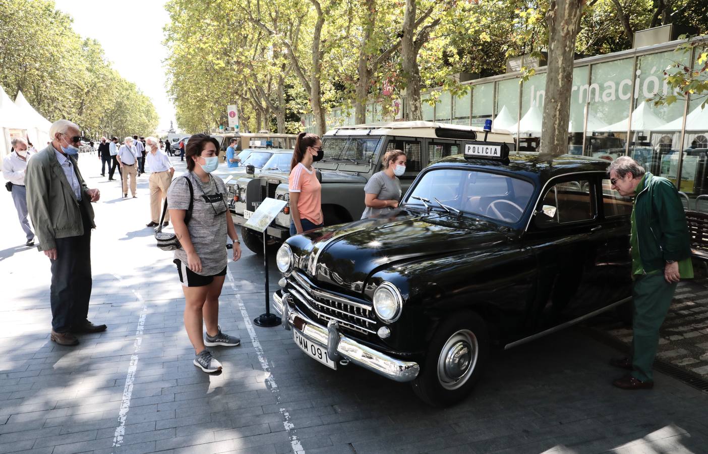 Fotos: Exposición del Día de la Policía en la Acera de Recoletos de Valladolid