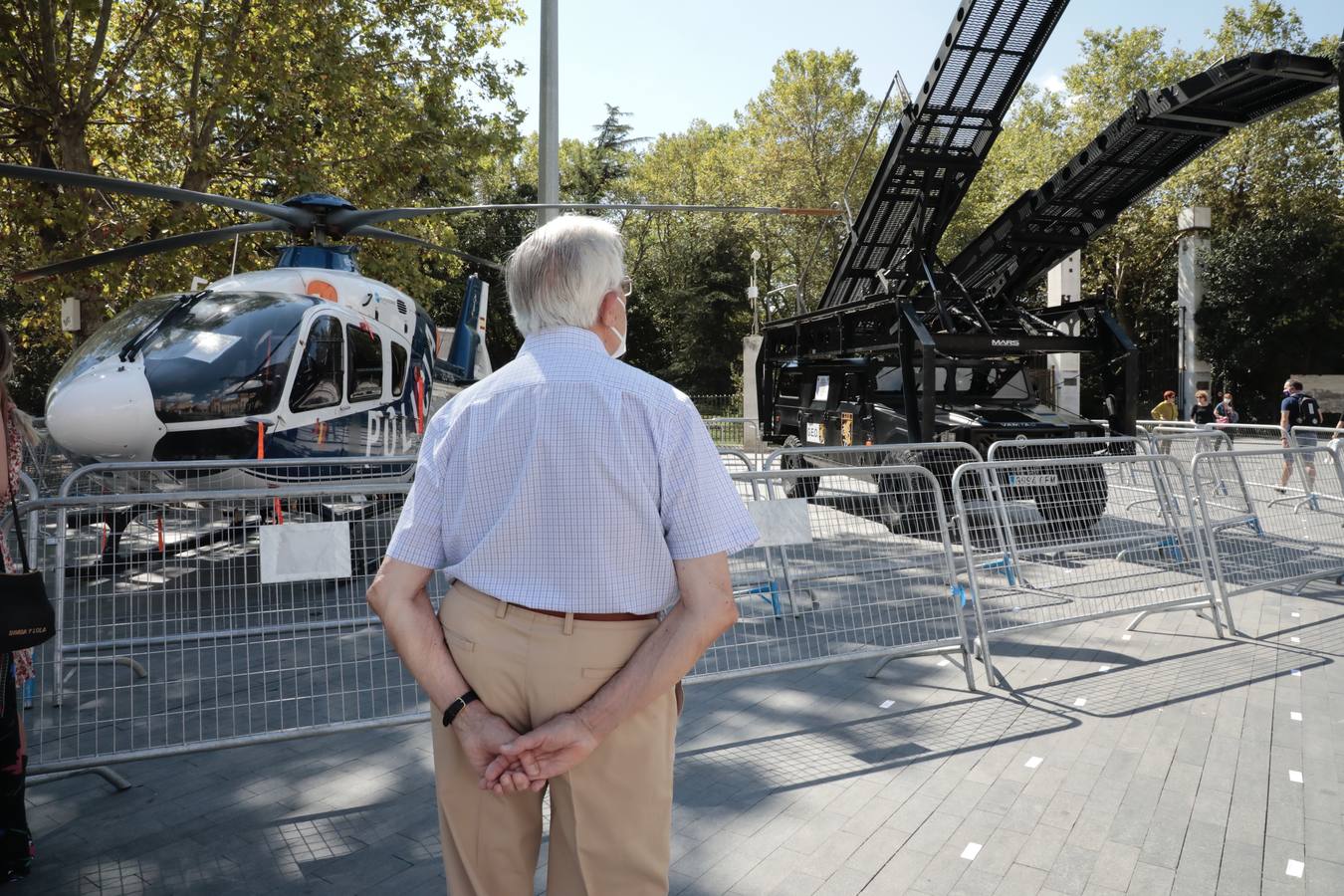 Fotos: Exposición del Día de la Policía en la Acera de Recoletos de Valladolid