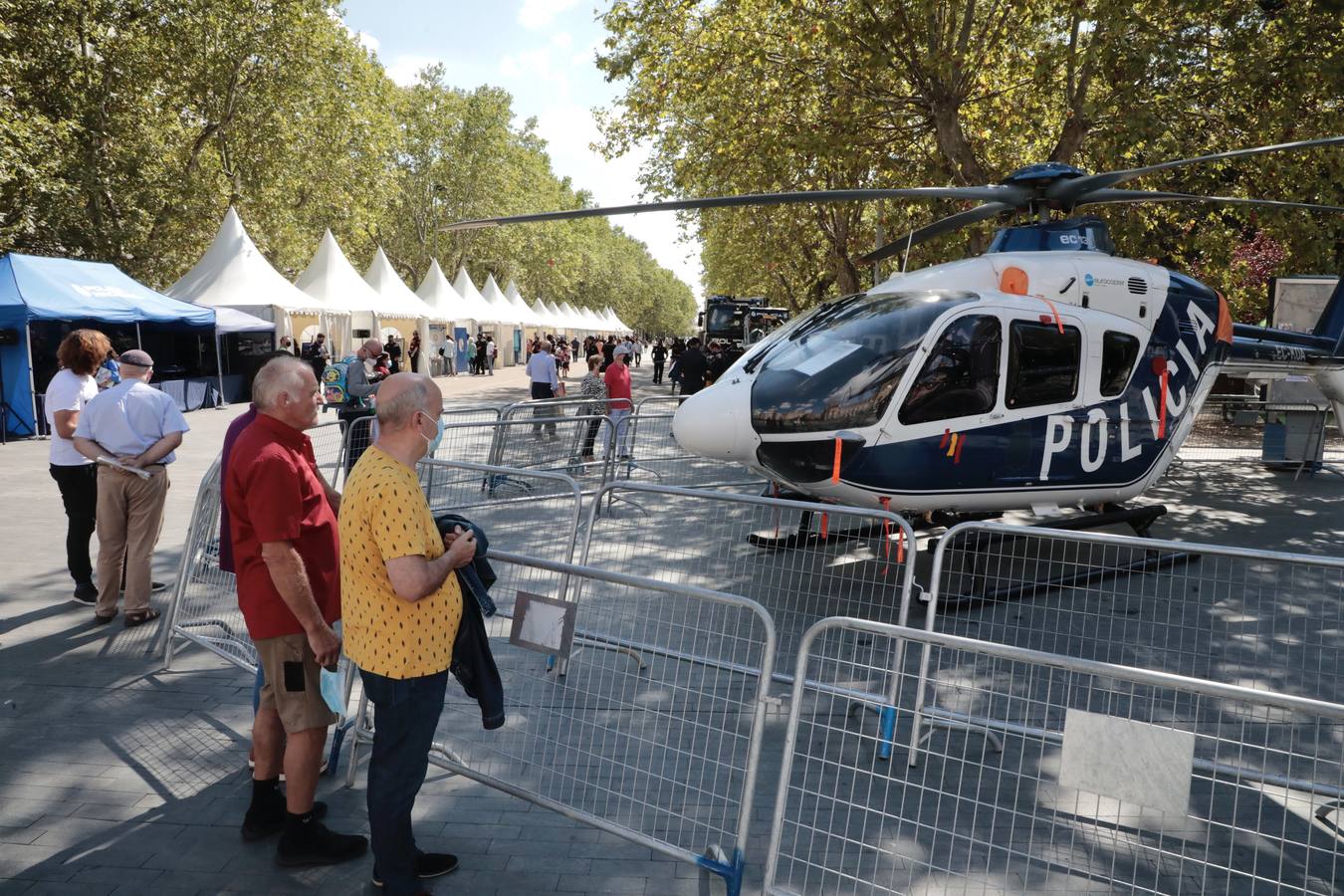 Fotos: Exposición del Día de la Policía en la Acera de Recoletos de Valladolid