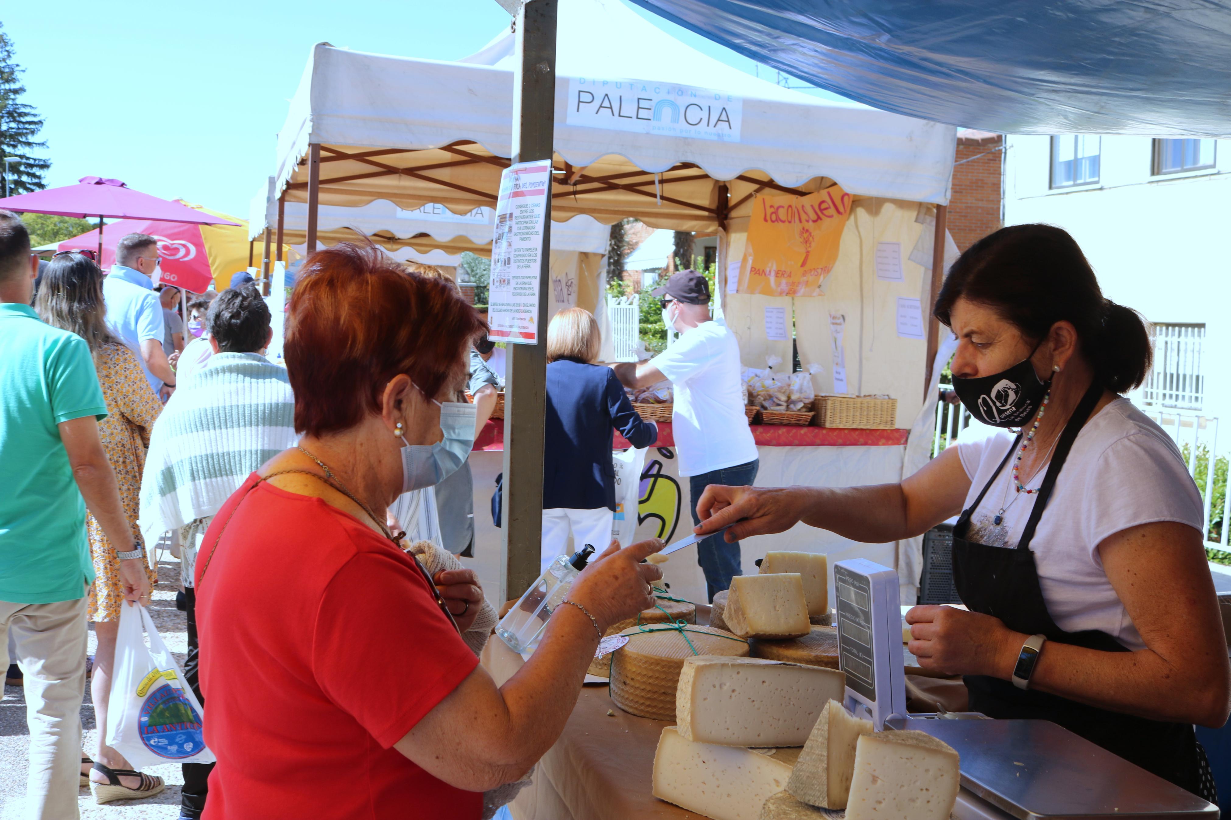 La Feria del Pimiento registró numerosa afluencia de público durante toda la jornada