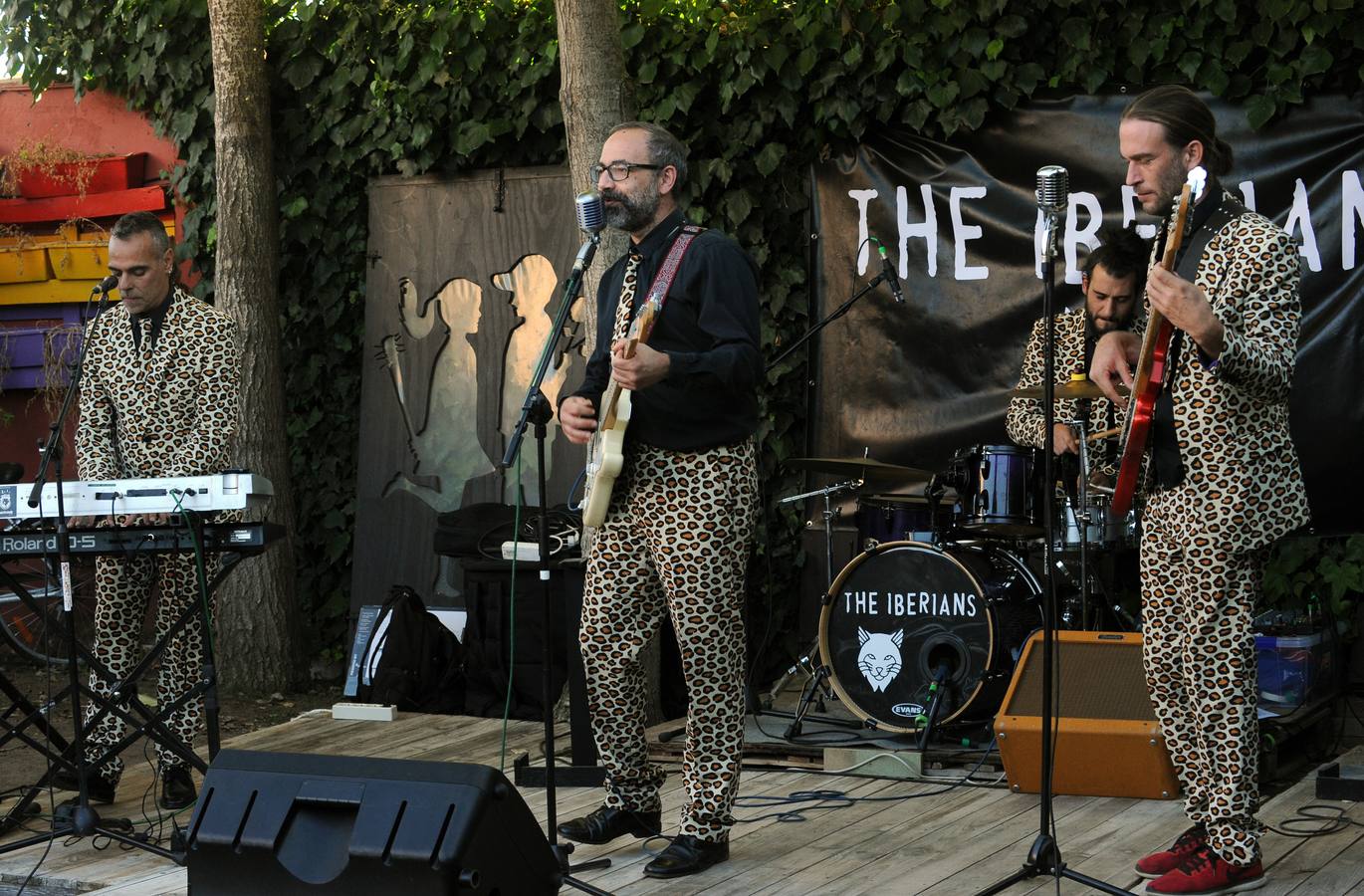 Fotos: Actuación de The Iberians en la terraza &#039;Los Guindales&#039; de Santovenia de Pisuerga