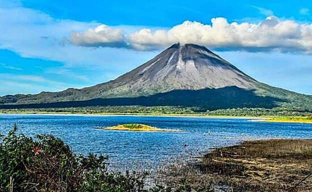 El Arenal es todo un reclamo turístico en Costa Rica..