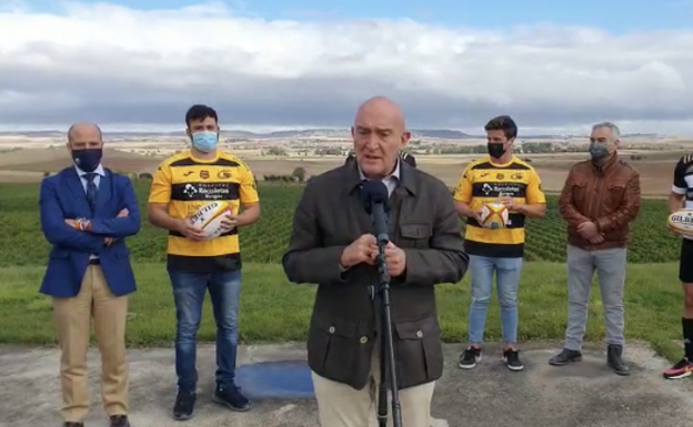 Carnero durante un acto de Tierra de Sabor hoy en la provincia de Burgos. 