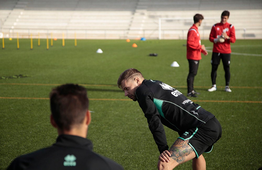 Mandi Sosa ya se entrena junto a sus compañeros en el Reina Sofía en su regreso a Unionistas, preparando el partido del domingo ante el Deportivo de La Coruña 