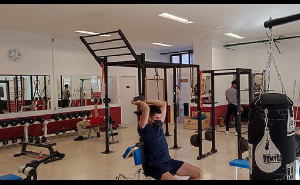La Escuela de Ingeniería de Béjar mejora sus instalaciones deportivas. 