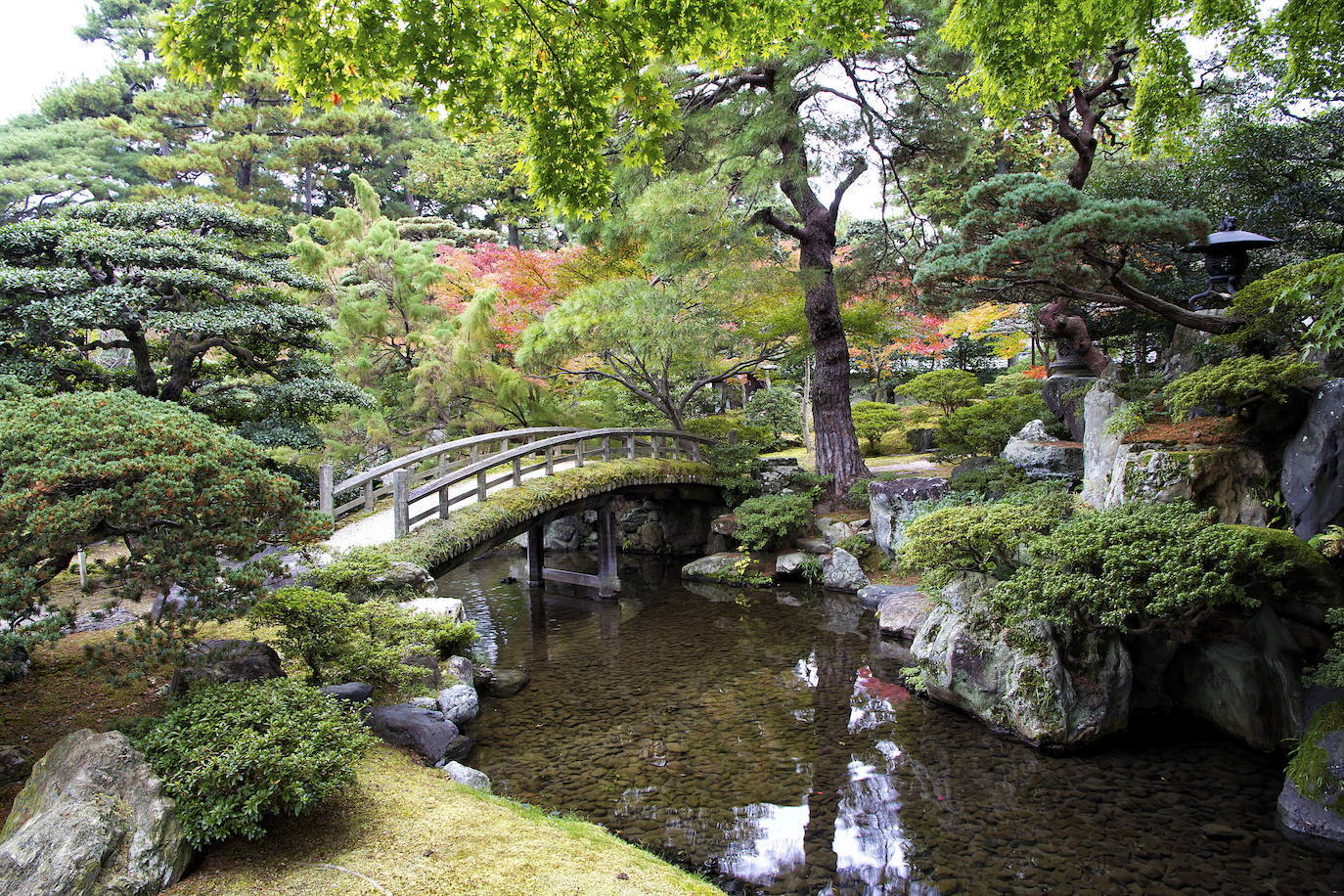 Puente en el Palacio Imperial de Kyoto (Japón)