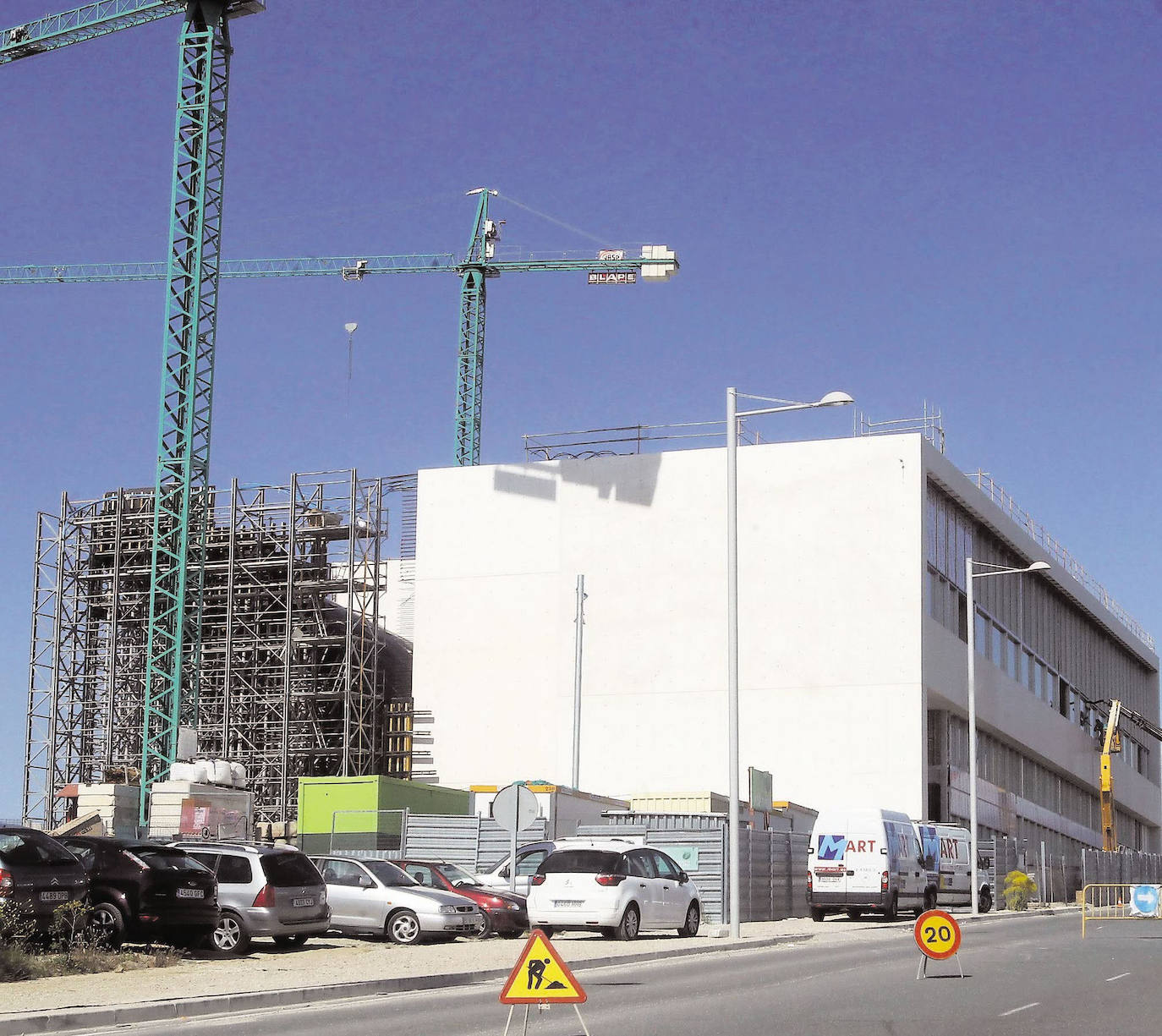 Construcción del edificio del CAT.