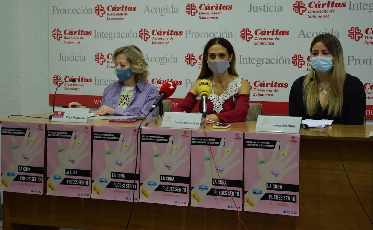 Rosa Hernández, Carmen María Alonso y Laura Cortiñas durante la presentación de la campaña. 